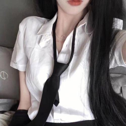 橘衫男子